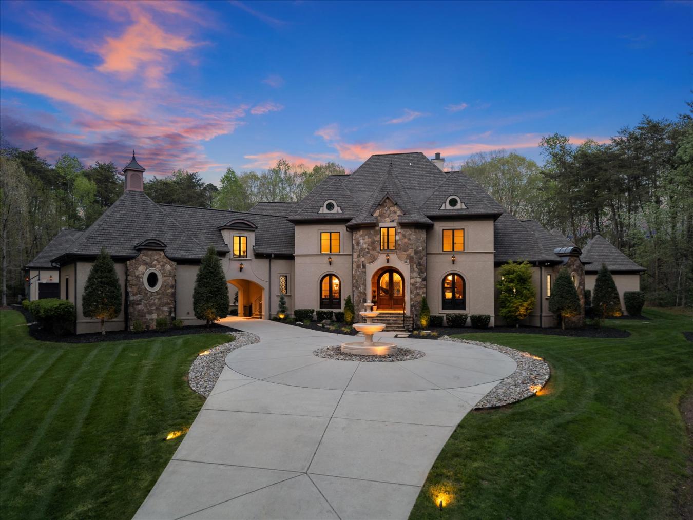 9044 Island Point Road, Charlotte, North Carolina, 28278, United States, 6 Bedrooms Bedrooms, ,7 BathroomsBathrooms,Residential,For Sale,9044 Island Point Road,1522515