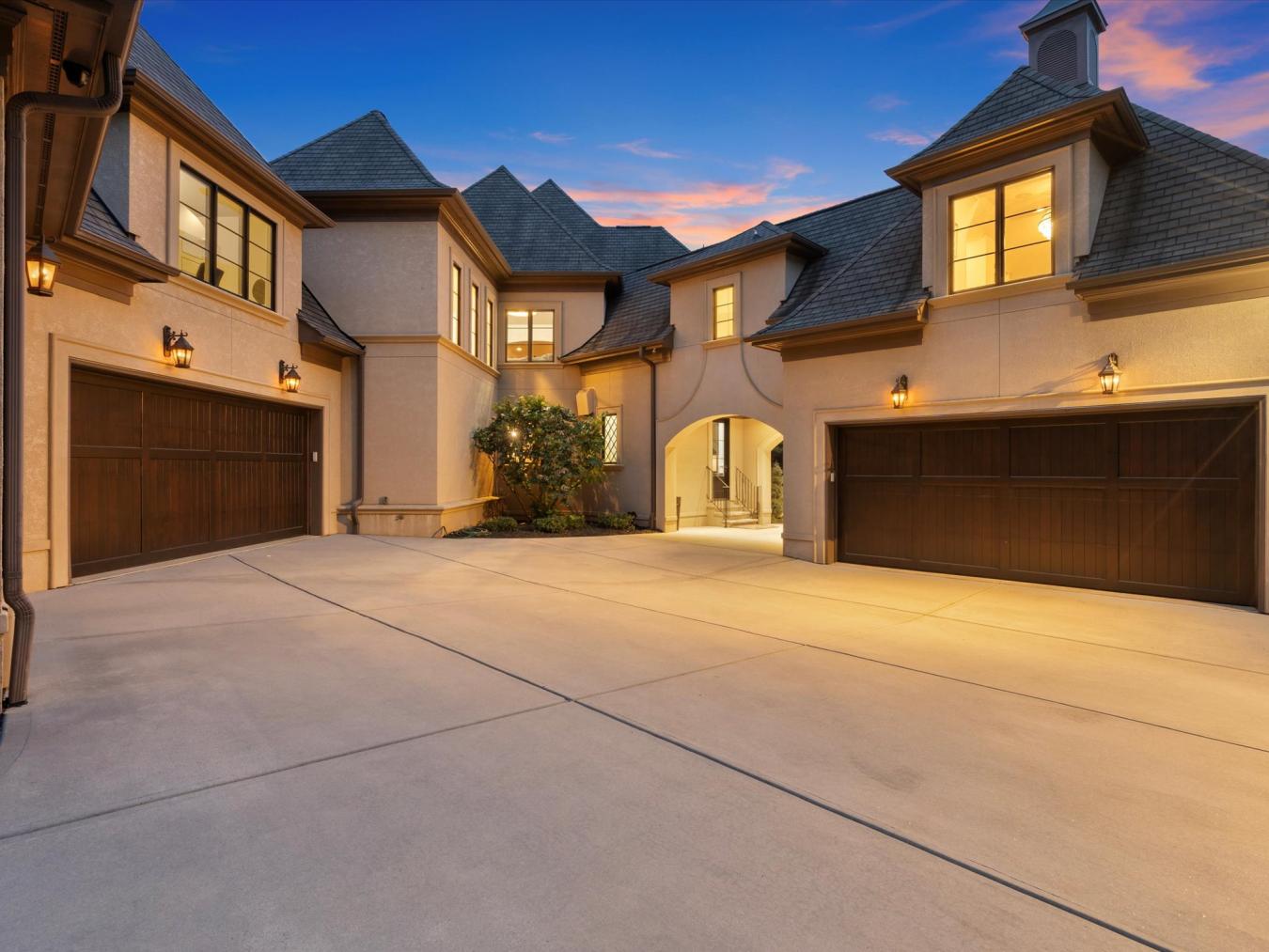 9044 Island Point Road, Charlotte, North Carolina, 28278, United States, 6 Bedrooms Bedrooms, ,7 BathroomsBathrooms,Residential,For Sale,9044 Island Point Road,1522515