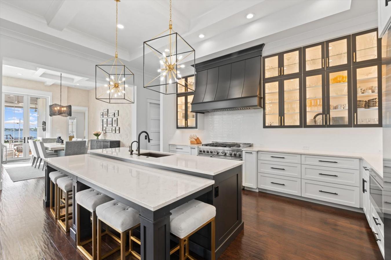 Bradenton, Florida, 34208, United States, 5 Bedrooms Bedrooms, ,5 BathroomsBathrooms,Residential,For Sale,1899147