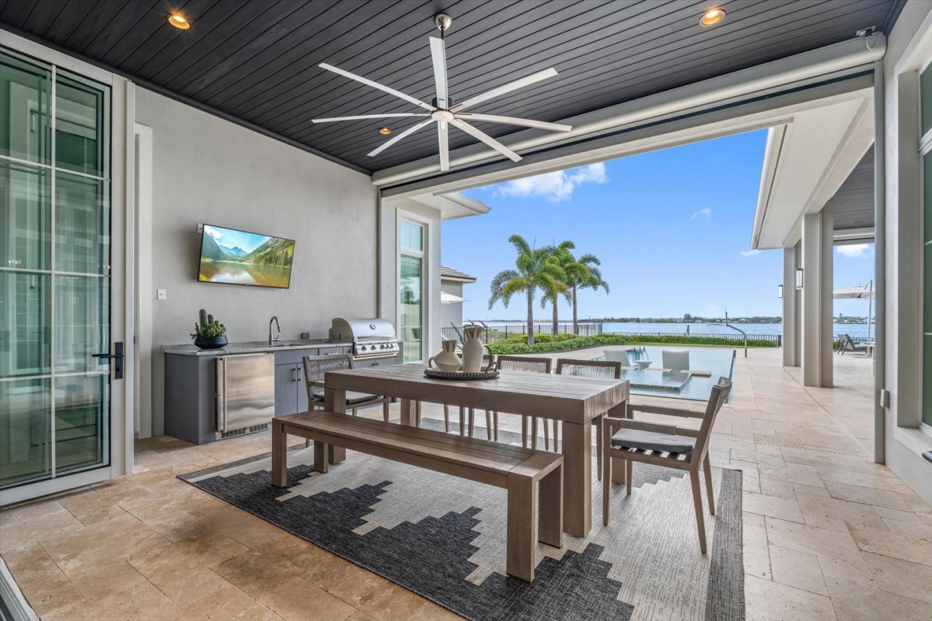 Bradenton, Florida, 34208, United States, 5 Bedrooms Bedrooms, ,5 BathroomsBathrooms,Residential,For Sale,1899147