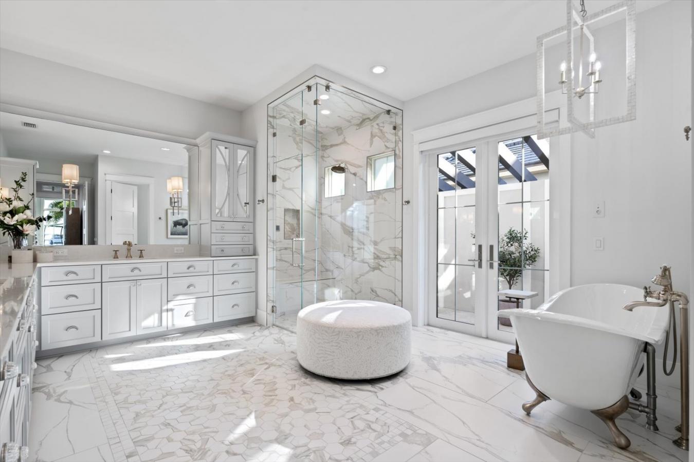 Bradenton, Florida, 34208, United States, 5 Bedrooms Bedrooms, ,5 BathroomsBathrooms,Residential,For Sale,1899147