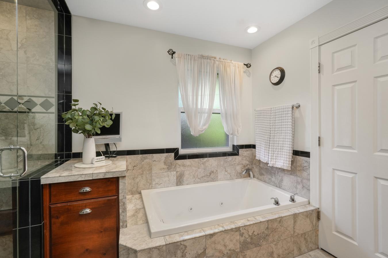 4343 S Lynne Lane, Holladay, UT, 84124, United States, 5 Bedrooms Bedrooms, ,3 BathroomsBathrooms,Residential,For Sale,4343 S Lynne Lane,1523065