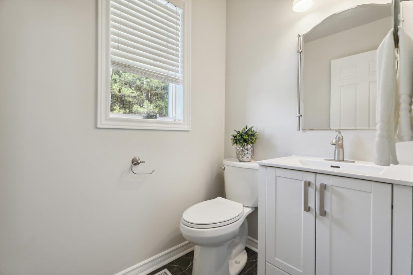 2298 15th Sdrd, Tottenham, New Tecumseth, ON, Canada, 5 Bedrooms Bedrooms, ,3 BathroomsBathrooms,Residential,For Sale,2298 15th Sdrd,1528916