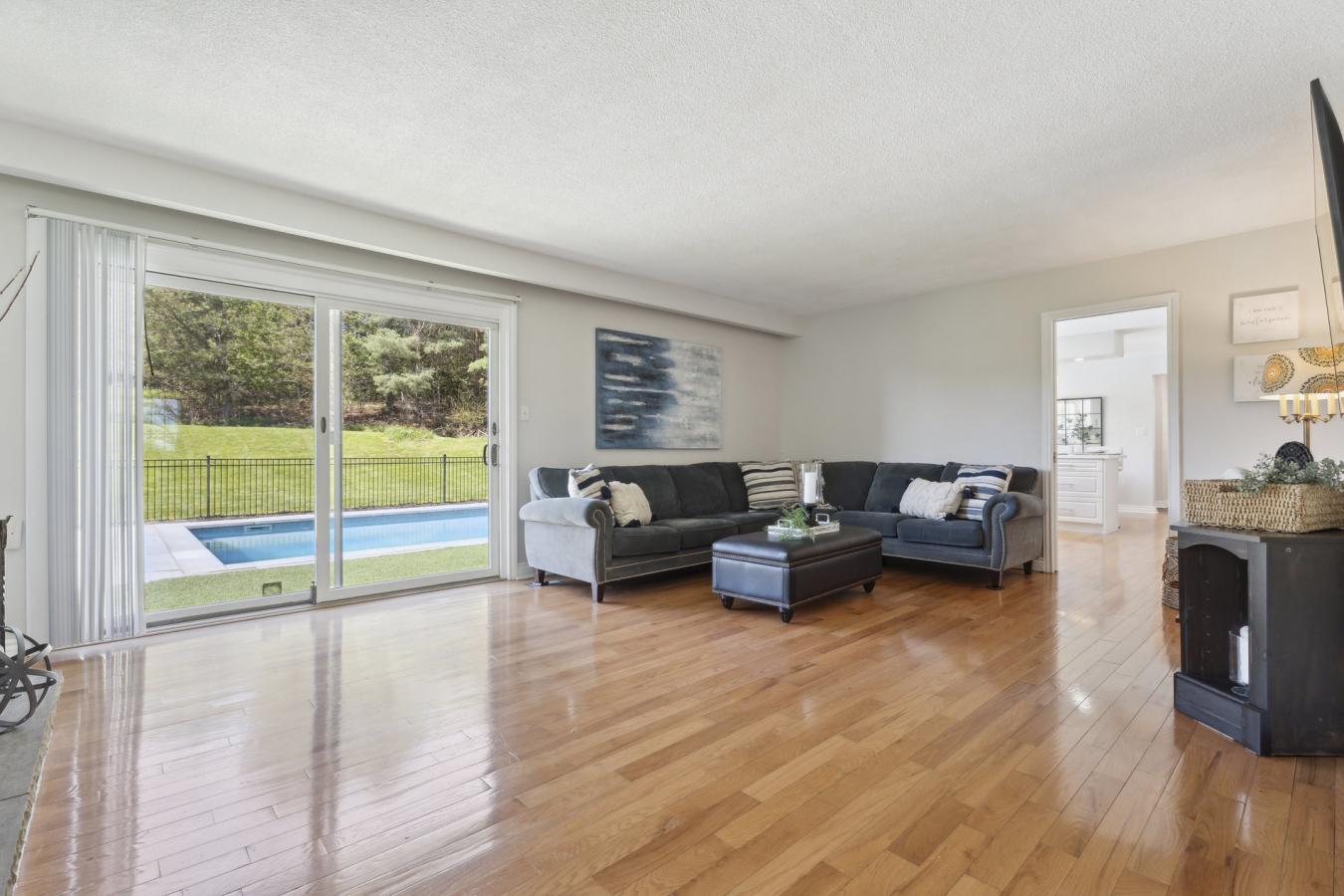 2298 15th Sdrd, Tottenham, New Tecumseth, ON, Canada, 5 Bedrooms Bedrooms, ,3 BathroomsBathrooms,Residential,For Sale,2298 15th Sdrd,1528916