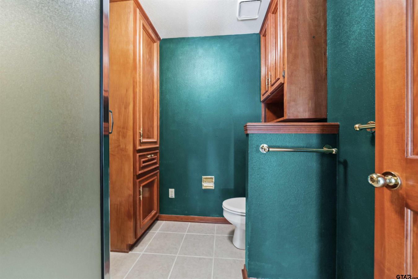 3000 Houston Street, Kilgore, TX, 75662, United States, 5 Bedrooms Bedrooms, ,3 BathroomsBathrooms,Residential,For Sale,3000 Houston Street,1533746
