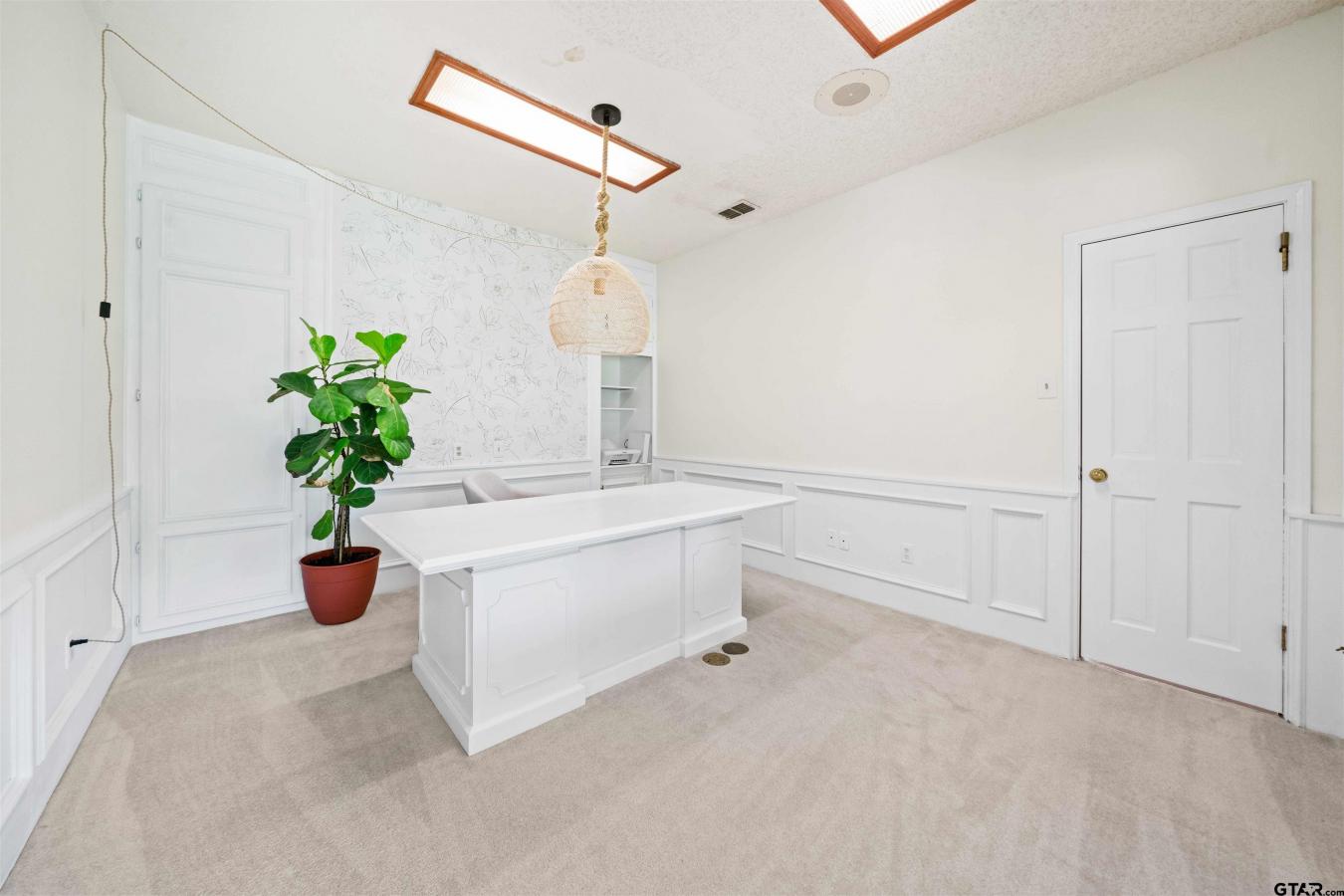3000 Houston Street, Kilgore, TX, 75662, United States, 5 Bedrooms Bedrooms, ,3 BathroomsBathrooms,Residential,For Sale,3000 Houston Street,1533746