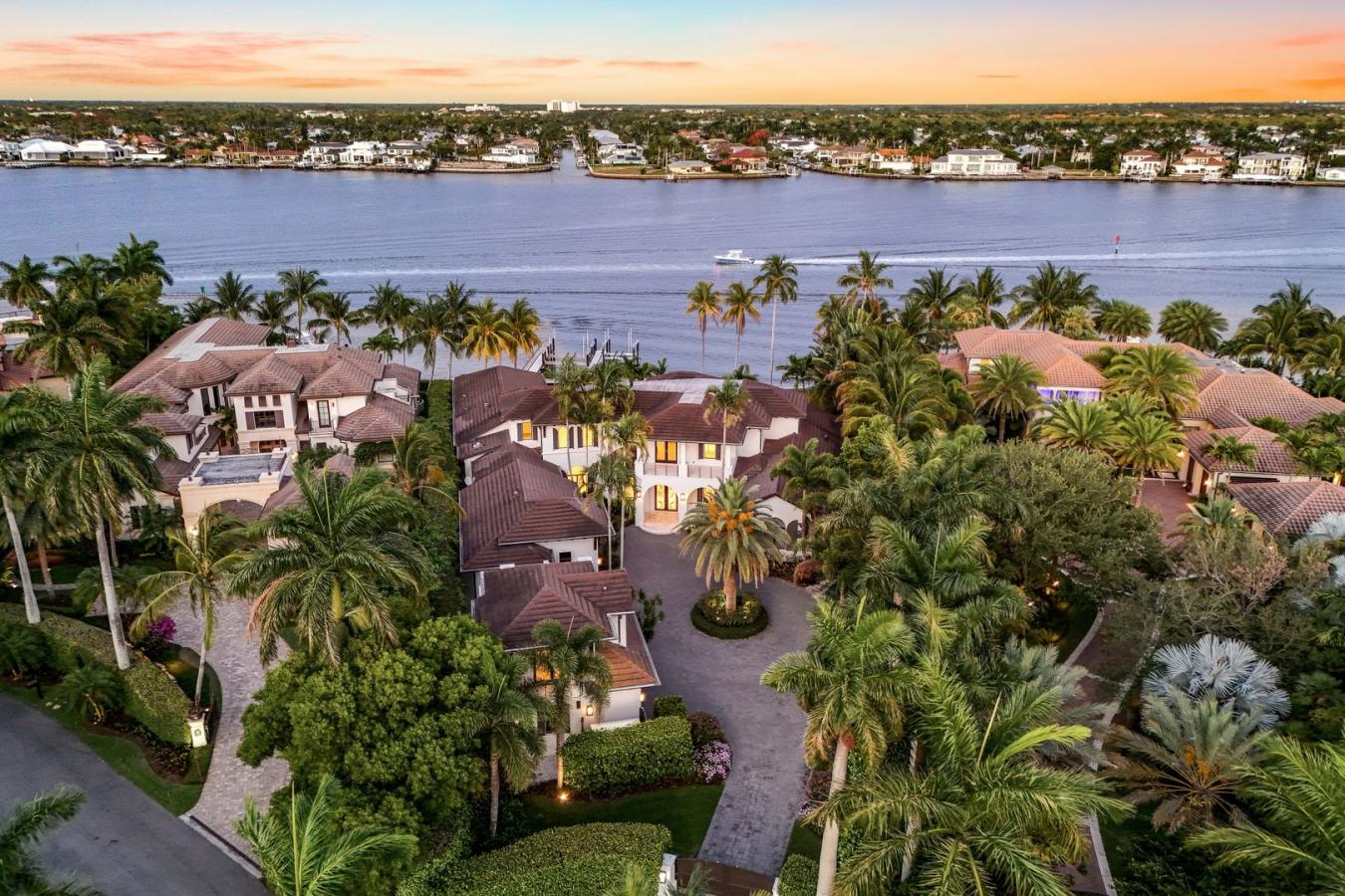 970 Aqua Circle, Naples, Florida, 34102, United States, 6 Bedrooms Bedrooms, ,6 BathroomsBathrooms,Residential,For Sale,970 Aqua Circle,1536475