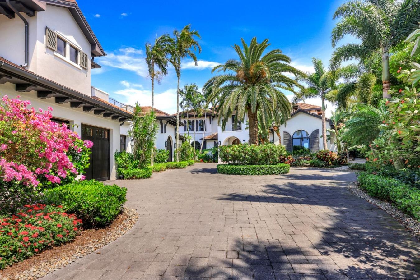 970 Aqua Circle, Naples, Florida, 34102, United States, 6 Bedrooms Bedrooms, ,6 BathroomsBathrooms,Residential,For Sale,970 Aqua Circle,1536475