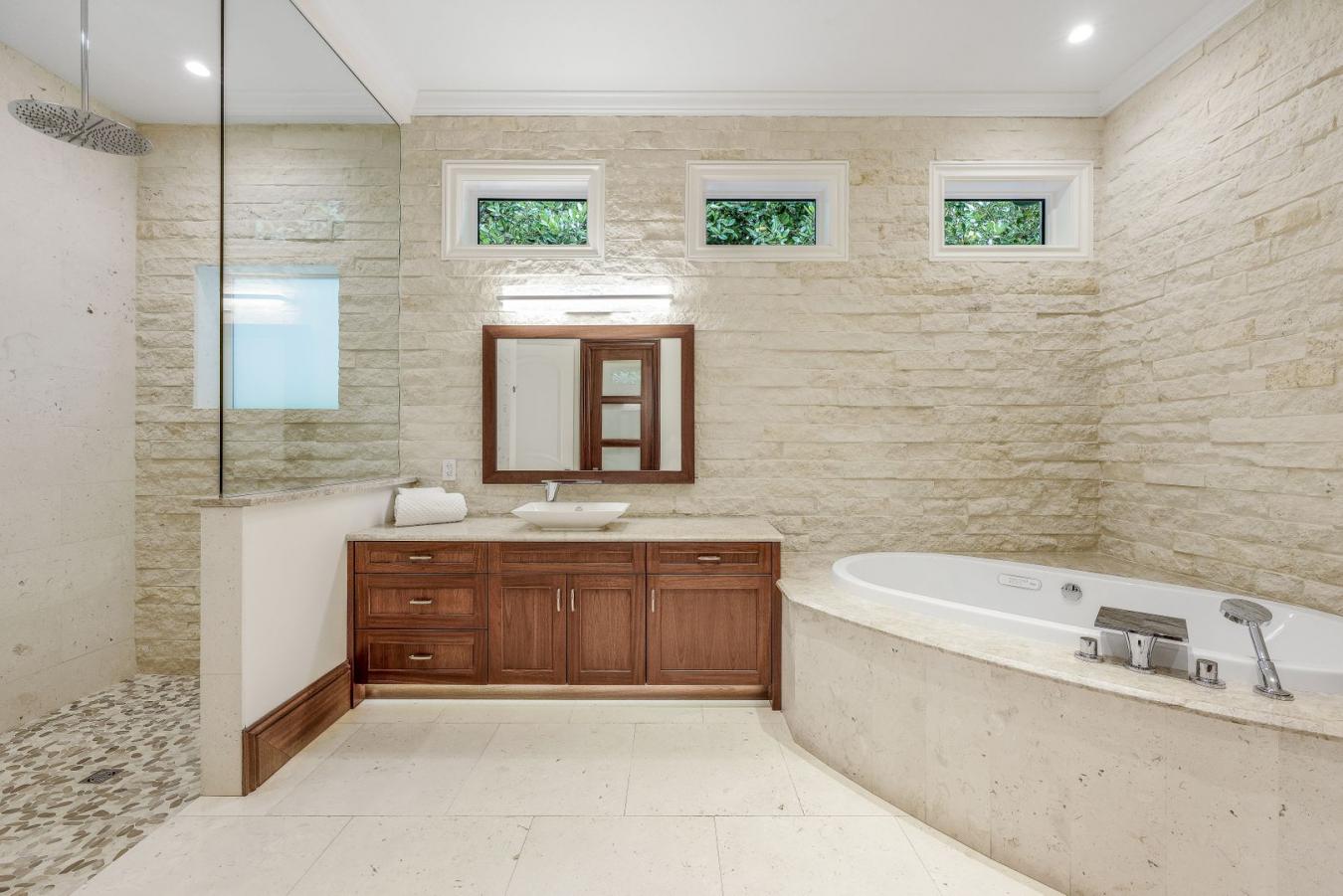 970 Aqua Circle, Naples, Florida, 34102, United States, 6 Bedrooms Bedrooms, ,6 BathroomsBathrooms,Residential,For Sale,970 Aqua Circle,1536475