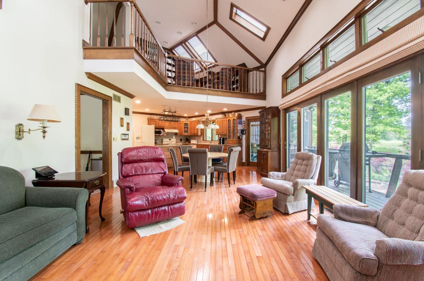 347 State Route 14, Columbiana Ohio, OH, 44408, United States, 9 Bedrooms Bedrooms, ,5 BathroomsBathrooms,Residential,For Sale,347 State Route 14,1536447