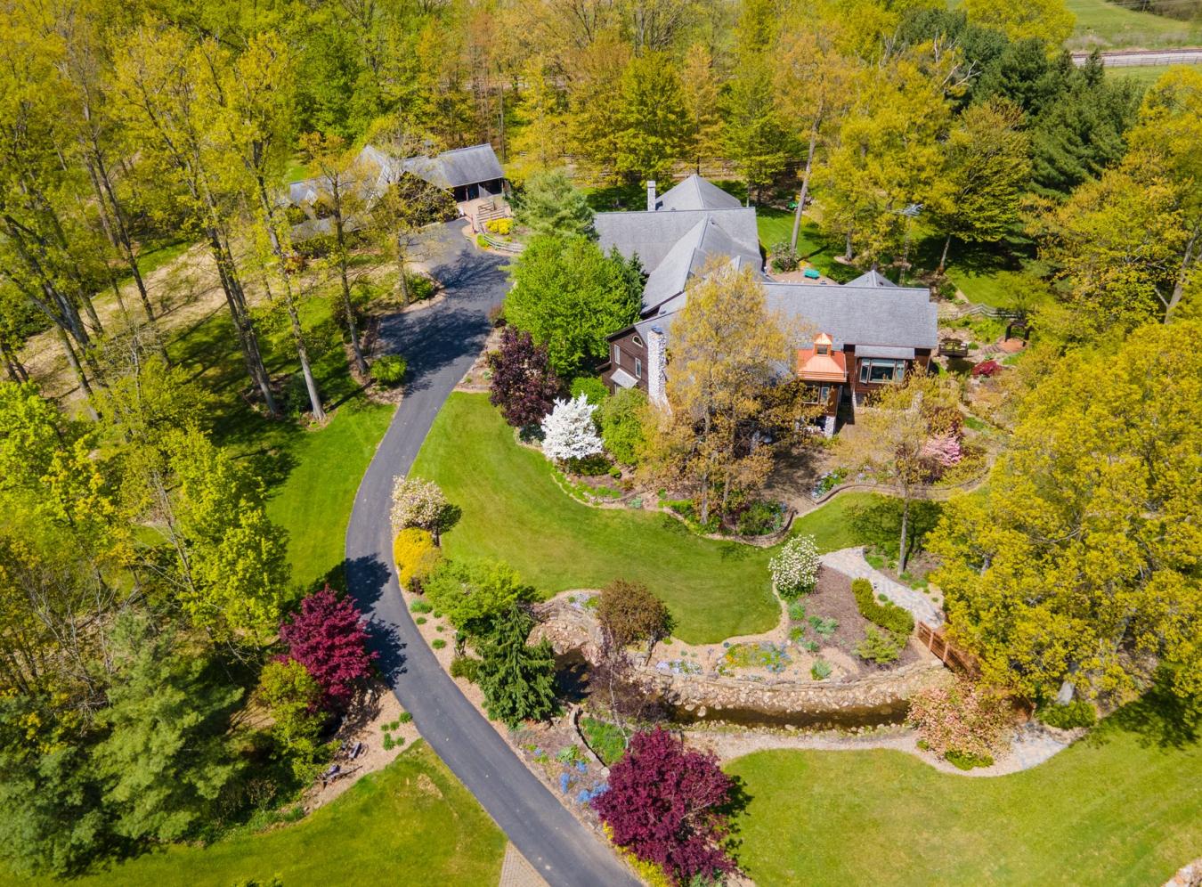 347 State Route 14, Columbiana Ohio, OH, 44408, United States, 9 Bedrooms Bedrooms, ,5 BathroomsBathrooms,Residential,For Sale,347 State Route 14,1536447