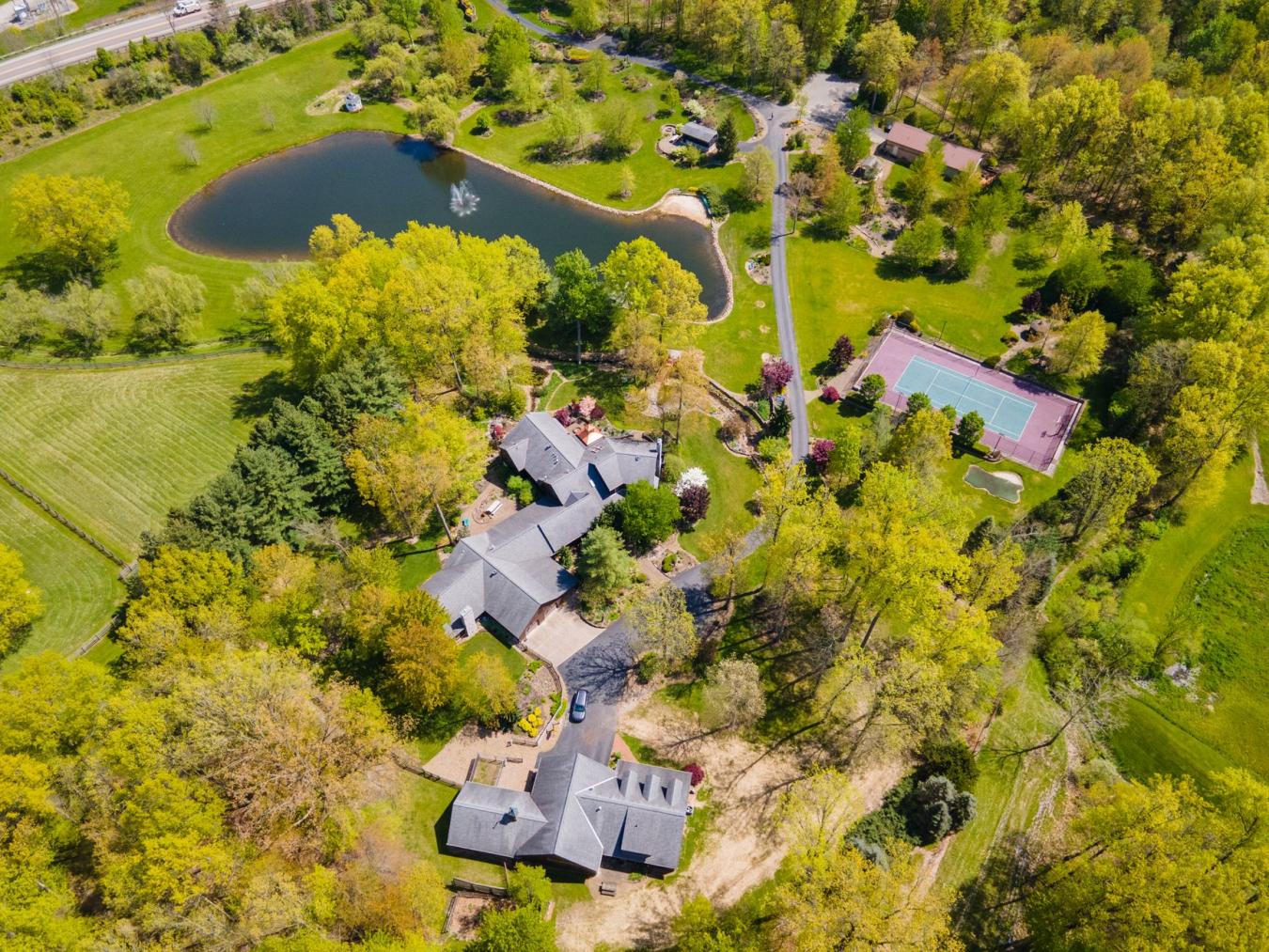 347 State Route 14, Columbiana Ohio, OH, 44408, United States, 9 Bedrooms Bedrooms, ,5 BathroomsBathrooms,Residential,For Sale,347 State Route 14,1536447