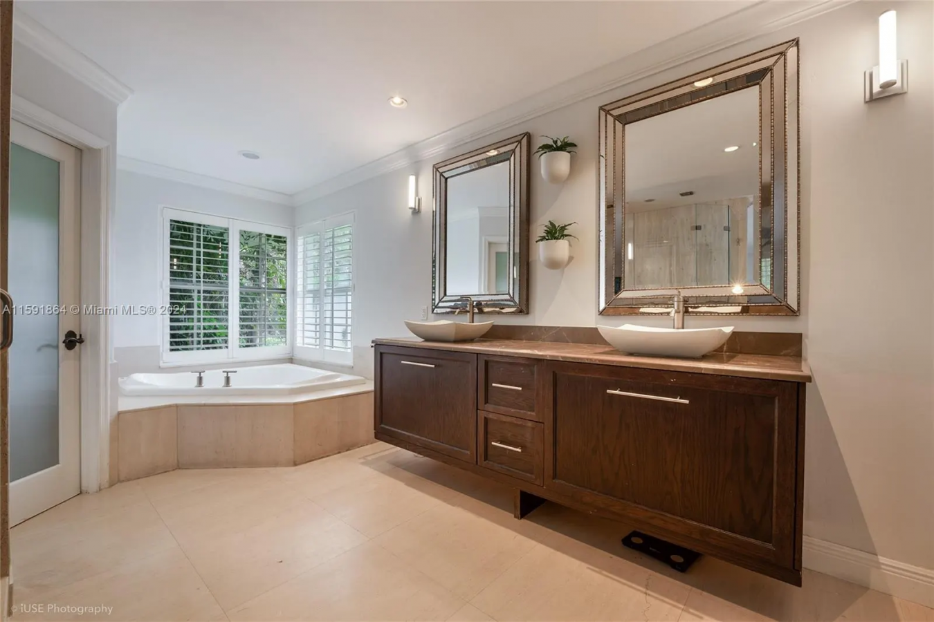 5385 N Kendall Drive, Miami, FL, 33156, United States, 4 Bedrooms Bedrooms, ,4 BathroomsBathrooms,Residential,For Sale,5385 N Kendall Drive,1536443