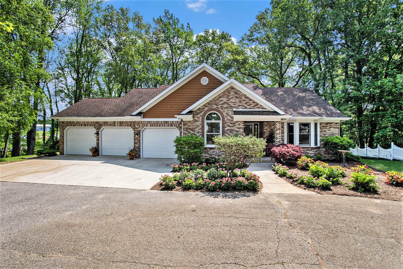 10655 Boniface Point Drive, Plainwell, MI, 49080, United States, 3 Bedrooms Bedrooms, ,2 BathroomsBathrooms,Residential,For Sale,10655 Boniface Point Drive,1538647