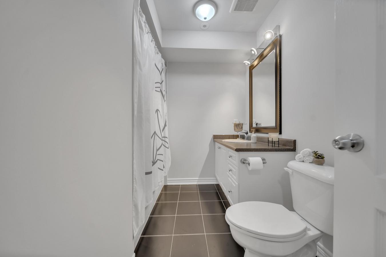 3182 Eclipse Avenue, Mississauga, Ontario, L5M7X1, Canada, 4 Bedrooms Bedrooms, ,4 BathroomsBathrooms,Residential,For Sale,3182 Eclipse Avenue,1538640