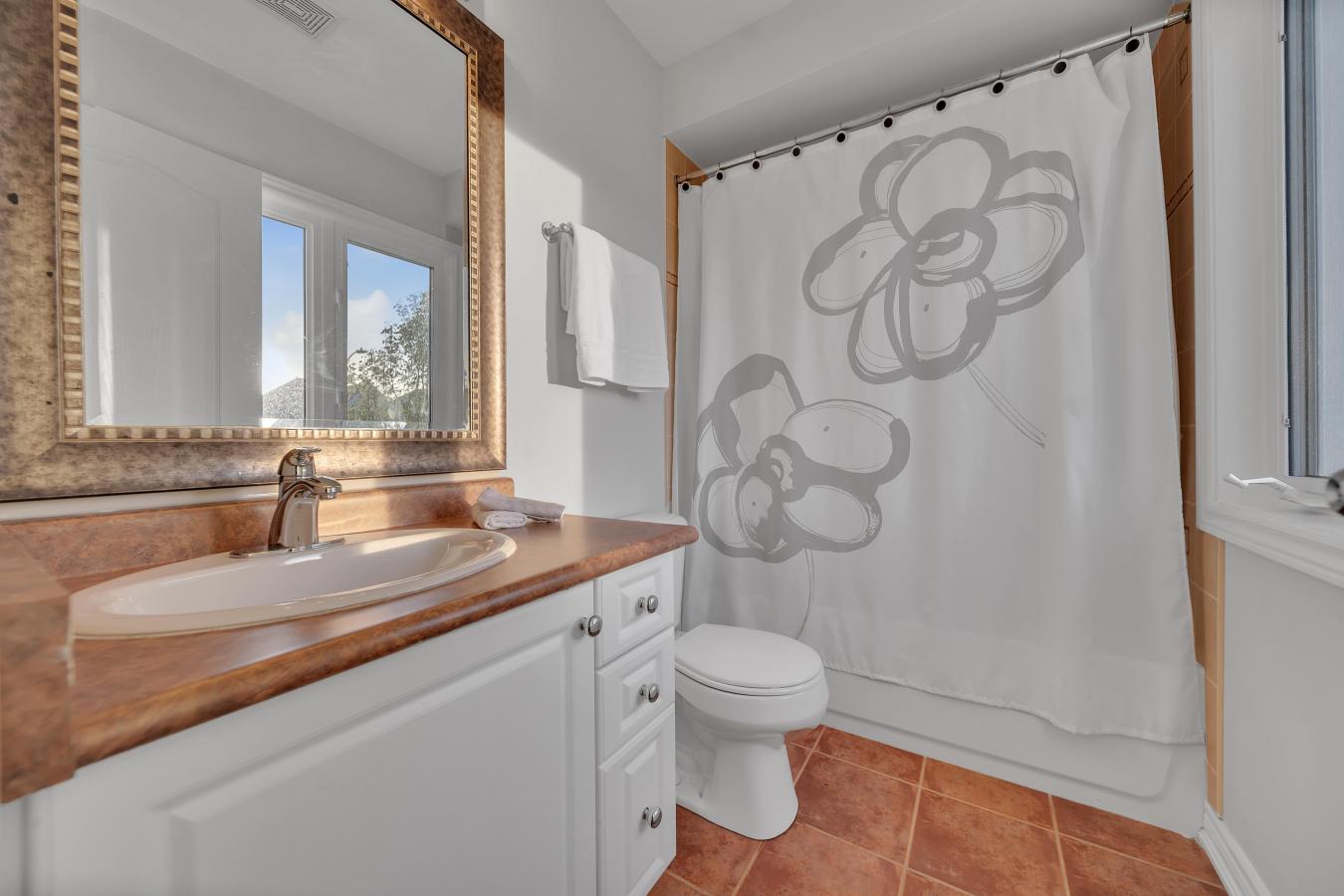 3182 Eclipse Avenue, Mississauga, Ontario, L5M7X1, Canada, 4 Bedrooms Bedrooms, ,4 BathroomsBathrooms,Residential,For Sale,3182 Eclipse Avenue,1538640