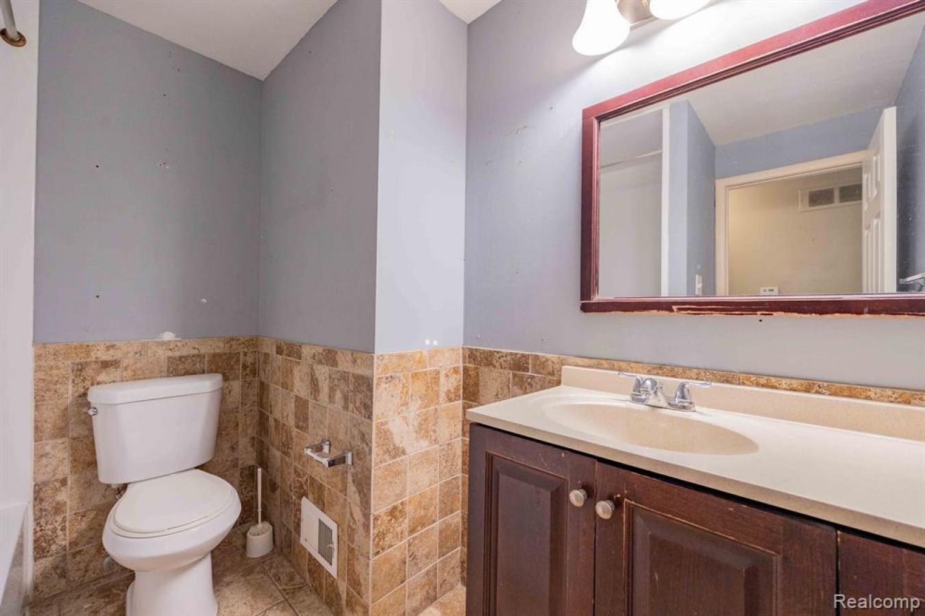 WELCOME HOME TO THIS BRICK RANCH FOR SALE IN THE OAK BROOK SUBDIVISION – image 12