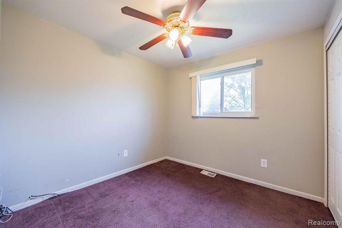 WELCOME HOME TO THIS BRICK RANCH FOR SALE IN THE OAK BROOK SUBDIVISION – image 13