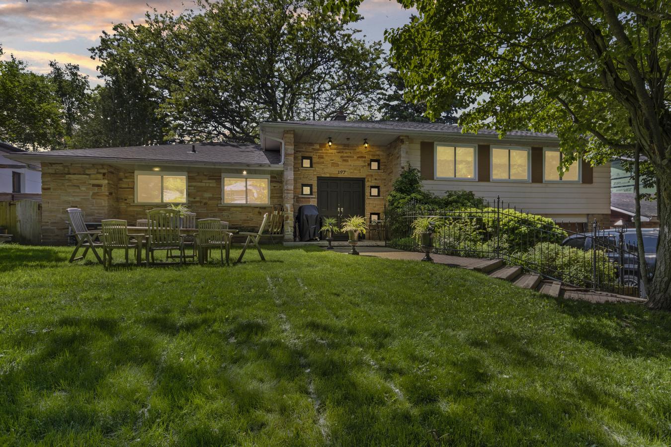 197 FAIRWAY HILL Crescent, Kingston, ON, K7M 2V5, Canada, 6 Bedrooms Bedrooms, ,3 BathroomsBathrooms,Residential,For Sale,197 FAIRWAY HILL Crescent,1541607