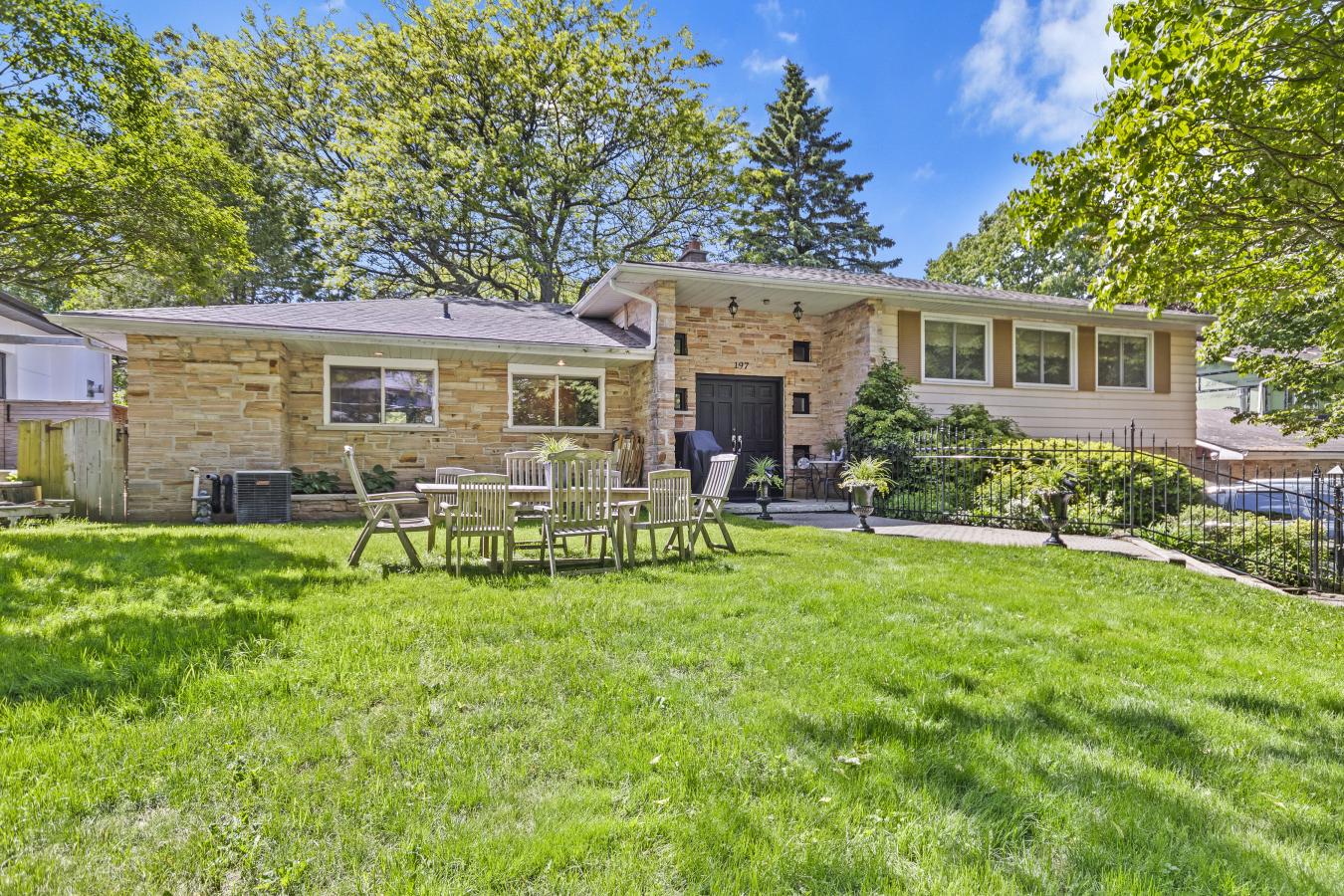 197 FAIRWAY HILL Crescent, Kingston, ON, K7M 2V5, Canada, 6 Bedrooms Bedrooms, ,3 BathroomsBathrooms,Residential,For Sale,197 FAIRWAY HILL Crescent,1541607