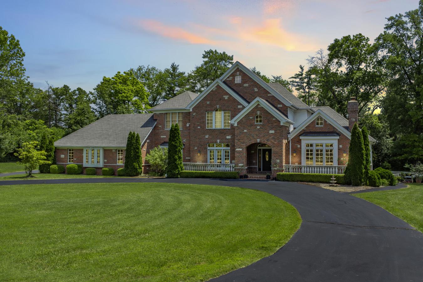 2206 Mueller Lane, Town and Country, MO, 63131, United States, 4 Bedrooms Bedrooms, ,4 BathroomsBathrooms,Residential,For Sale,2206 Mueller Lane,1545172