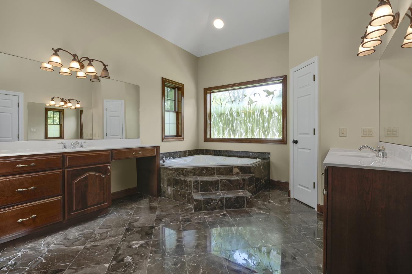 2206 Mueller Lane, Town and Country, MO, 63131, United States, 4 Bedrooms Bedrooms, ,4 BathroomsBathrooms,Residential,For Sale,2206 Mueller Lane,1545172