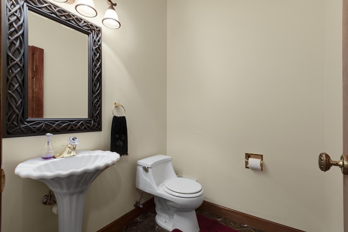 2206 Mueller Lane, Town and Country, MO, 63131, United States, 4 Bedrooms Bedrooms, ,4 BathroomsBathrooms,Residential,For Sale,2206 Mueller Lane,1545172