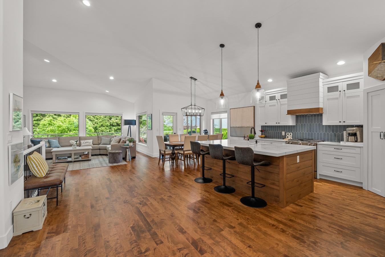 3071 Thacker Drive, West Kelowna, British Columbia, V1Z 1X5, Canada, 4 Bedrooms Bedrooms, ,3 BathroomsBathrooms,Residential,For Sale,3071 Thacker Drive,1547313