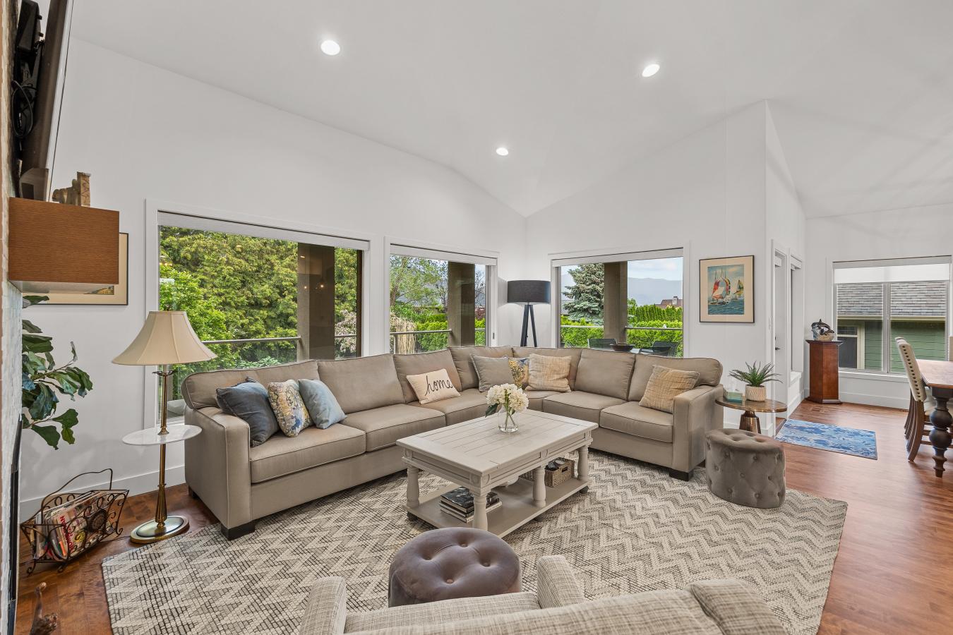 3071 Thacker Drive, West Kelowna, British Columbia, V1Z 1X5, Canada, 4 Bedrooms Bedrooms, ,3 BathroomsBathrooms,Residential,For Sale,3071 Thacker Drive,1547313