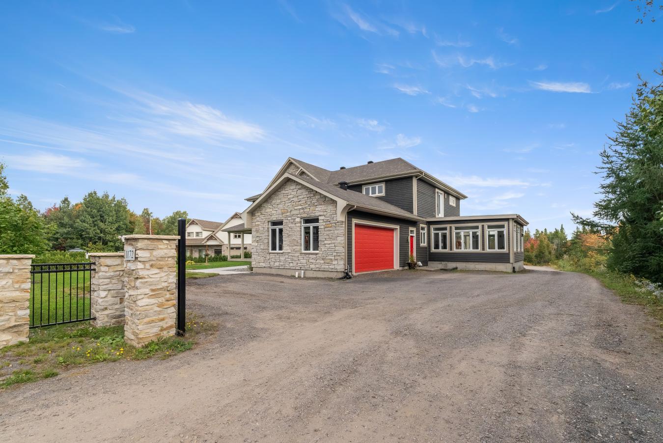 1172 rue Ste-H?l?ne, Lévis, QC, G6Z2L2, Canada, 4 Bedrooms Bedrooms, ,2 BathroomsBathrooms,Residential,For Sale,1172 rue Ste-H?l?ne,1547163