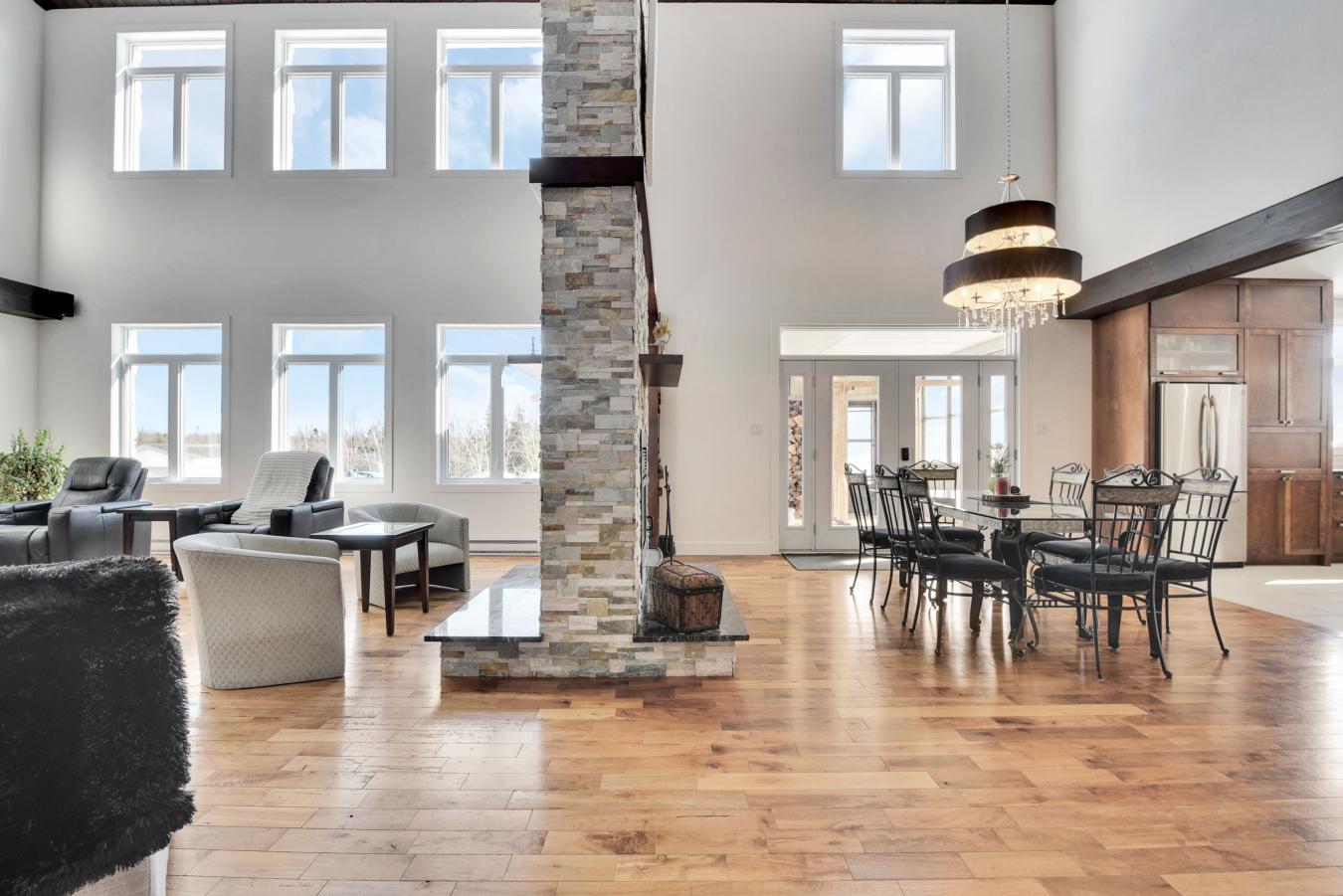 1172 rue Ste-H?l?ne, Lévis, QC, G6Z2L2, Canada, 4 Bedrooms Bedrooms, ,2 BathroomsBathrooms,Residential,For Sale,1172 rue Ste-H?l?ne,1547163