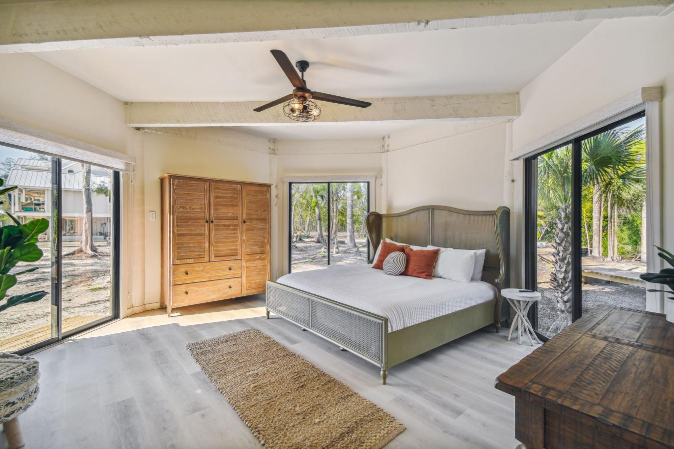 7147 LA LENAIRE DR, Longboat Key, FL, 34228, United States, 5 Bedrooms Bedrooms, ,5 BathroomsBathrooms,Residential,For Sale,7147 LA LENAIRE DR,1547030