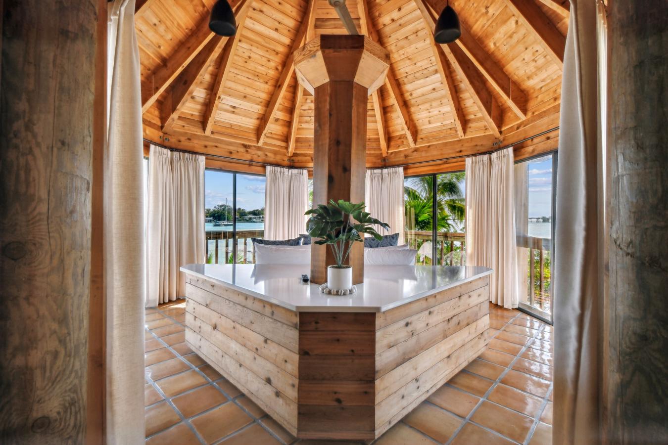 7147 LA LENAIRE DR, Longboat Key, FL, 34228, United States, 5 Bedrooms Bedrooms, ,5 BathroomsBathrooms,Residential,For Sale,7147 LA LENAIRE DR,1547030