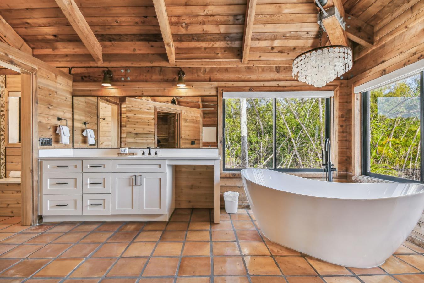 7147 LA LENAIRE DR, Longboat Key, FL, 34228, United States, 5 Bedrooms Bedrooms, ,5 BathroomsBathrooms,Residential,For Sale,7147 LA LENAIRE DR,1547030