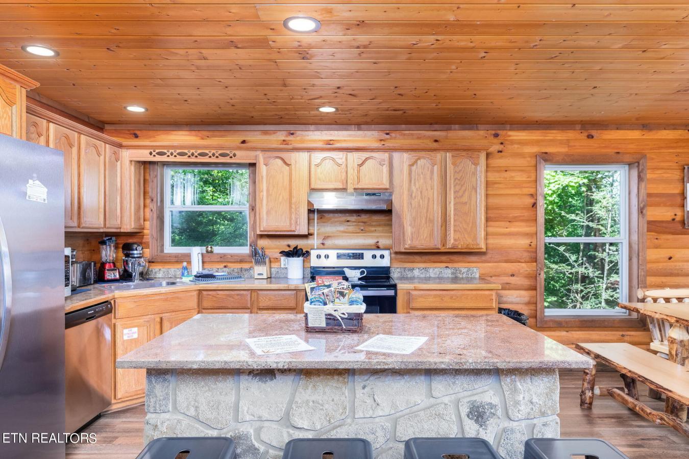 531 Gatlin Drive, Gatlinburg, Tennessee, 37738, United States, 5 Bedrooms Bedrooms, ,3 BathroomsBathrooms,Residential,For Sale,531 Gatlin Drive,1546907