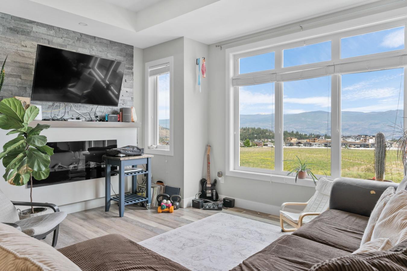 2620 Paramount Drive, West Kelowna, British Columbia, V4T 3N3, Canada, 6 Bedrooms Bedrooms, ,3 BathroomsBathrooms,Residential,For Sale,2620 Paramount Drive,1546894