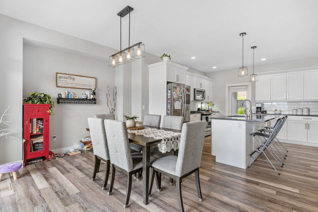 2620 Paramount Drive, West Kelowna, British Columbia, V4T 3N3, Canada, 6 Bedrooms Bedrooms, ,3 BathroomsBathrooms,Residential,For Sale,2620 Paramount Drive,1546894