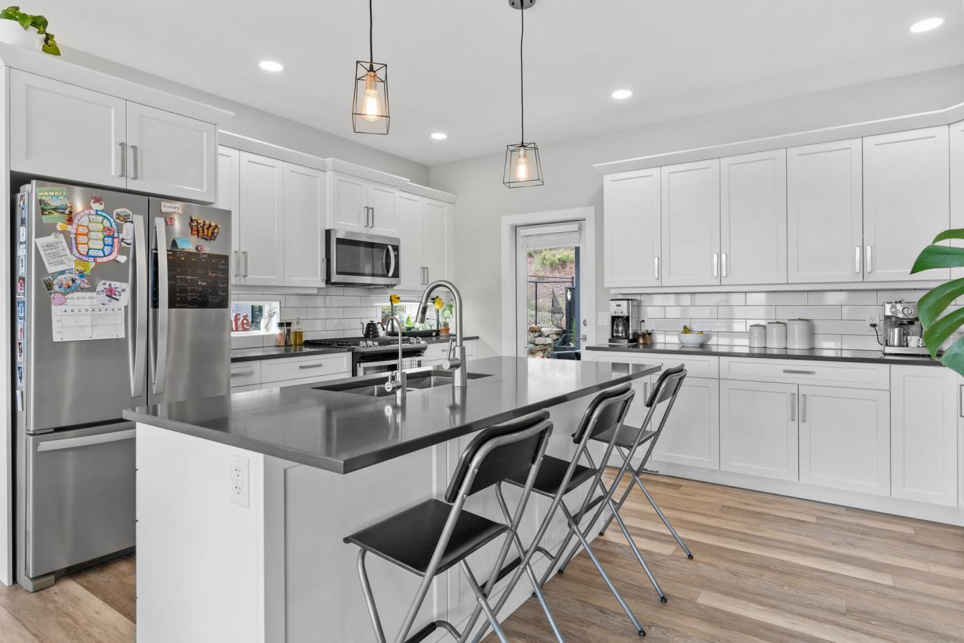 2620 Paramount Drive, West Kelowna, British Columbia, V4T 3N3, Canada, 6 Bedrooms Bedrooms, ,3 BathroomsBathrooms,Residential,For Sale,2620 Paramount Drive,1546894