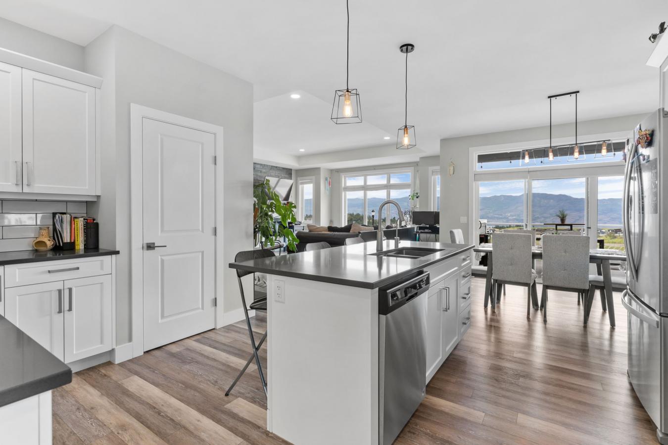 2620 Paramount Drive, West Kelowna, British Columbia, V4T 3N3, Canada, 6 Bedrooms Bedrooms, ,3 BathroomsBathrooms,Residential,For Sale,2620 Paramount Drive,1546894