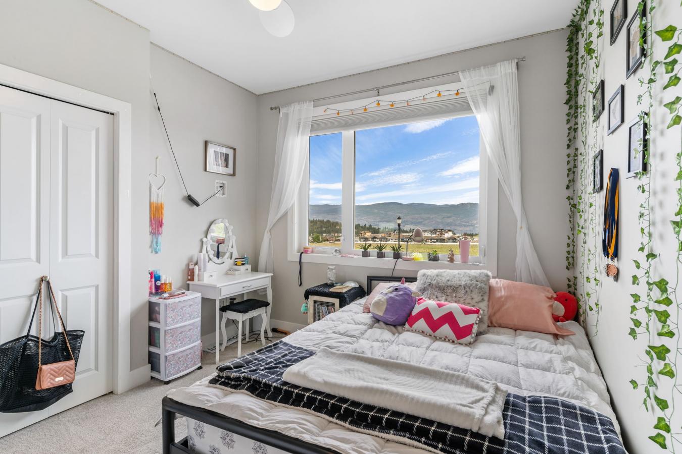 2620 Paramount Drive, West Kelowna, British Columbia, V4T 3N3, Canada, 6 Bedrooms Bedrooms, ,3 BathroomsBathrooms,Residential,For Sale,2620 Paramount Drive,1546894