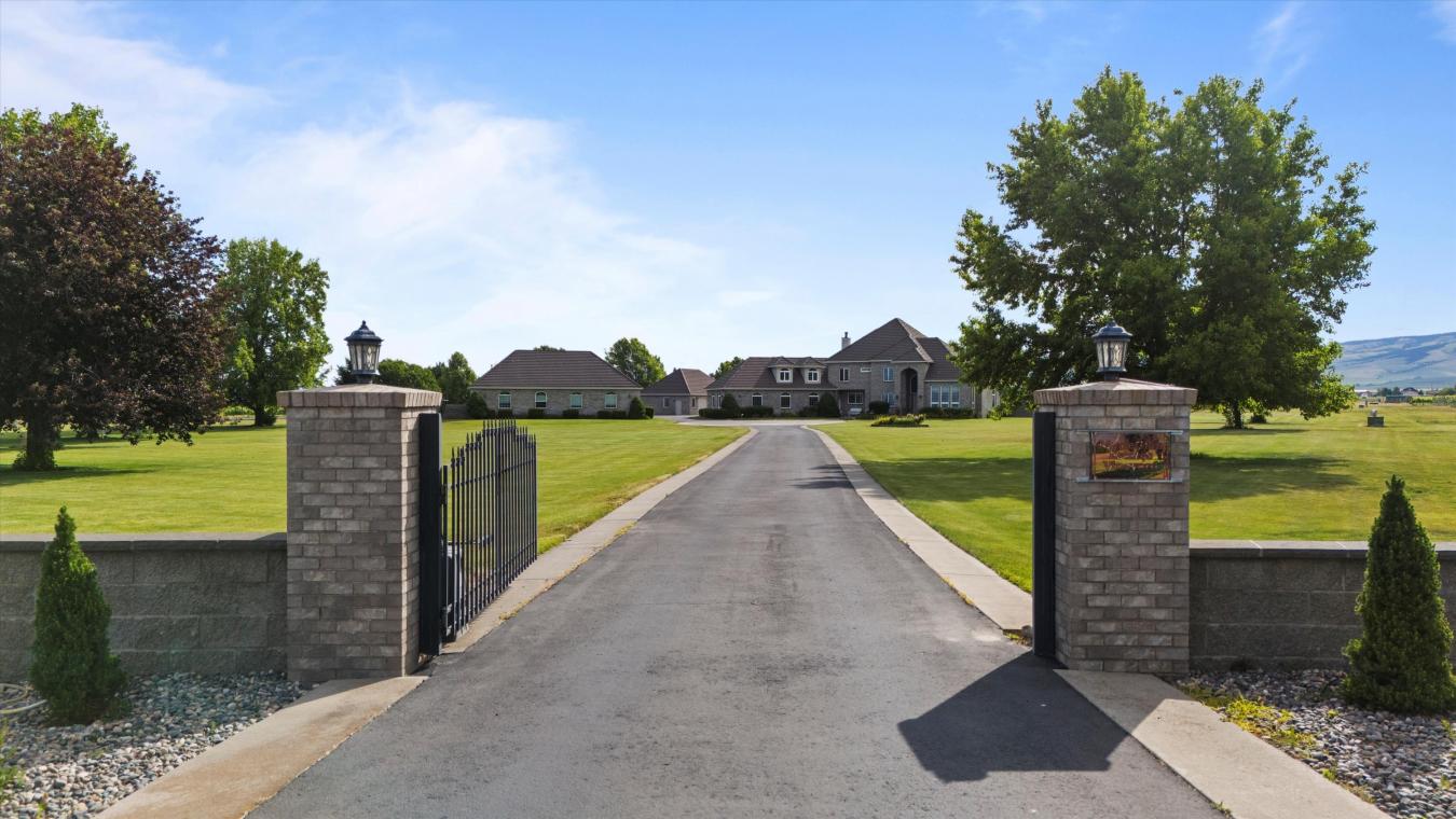 1702 JB George Rd, Walla Walla, WA, 99362, United States, 5 Bedrooms Bedrooms, ,4 BathroomsBathrooms,Residential,For Sale,1702 JB George Rd,1548323