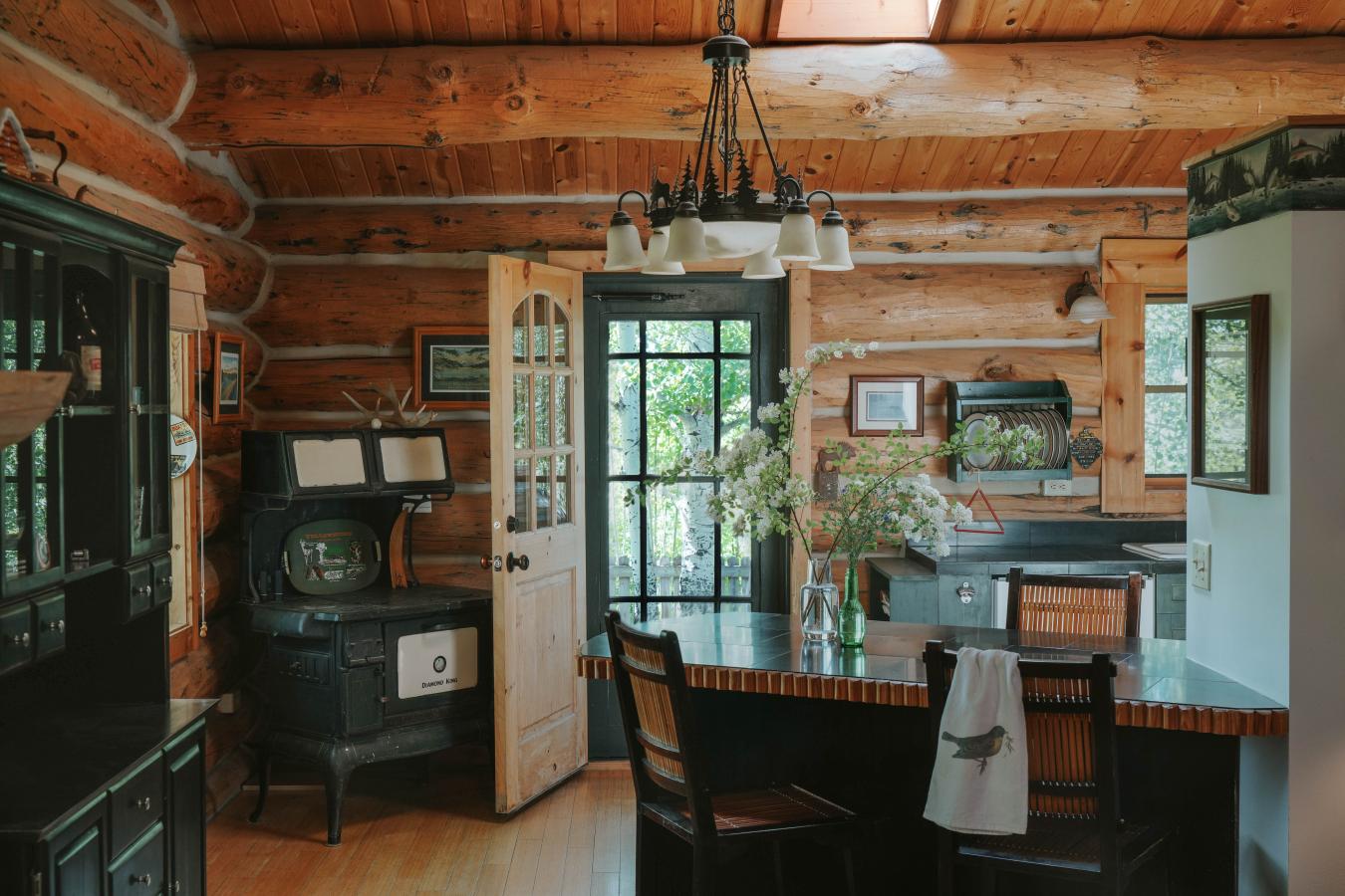 8480 Gooch Hill, Bozman, MT, 59718, United States, 3 Bedrooms Bedrooms, ,2 BathroomsBathrooms,Residential,For Sale,8480 Gooch Hill,1563993