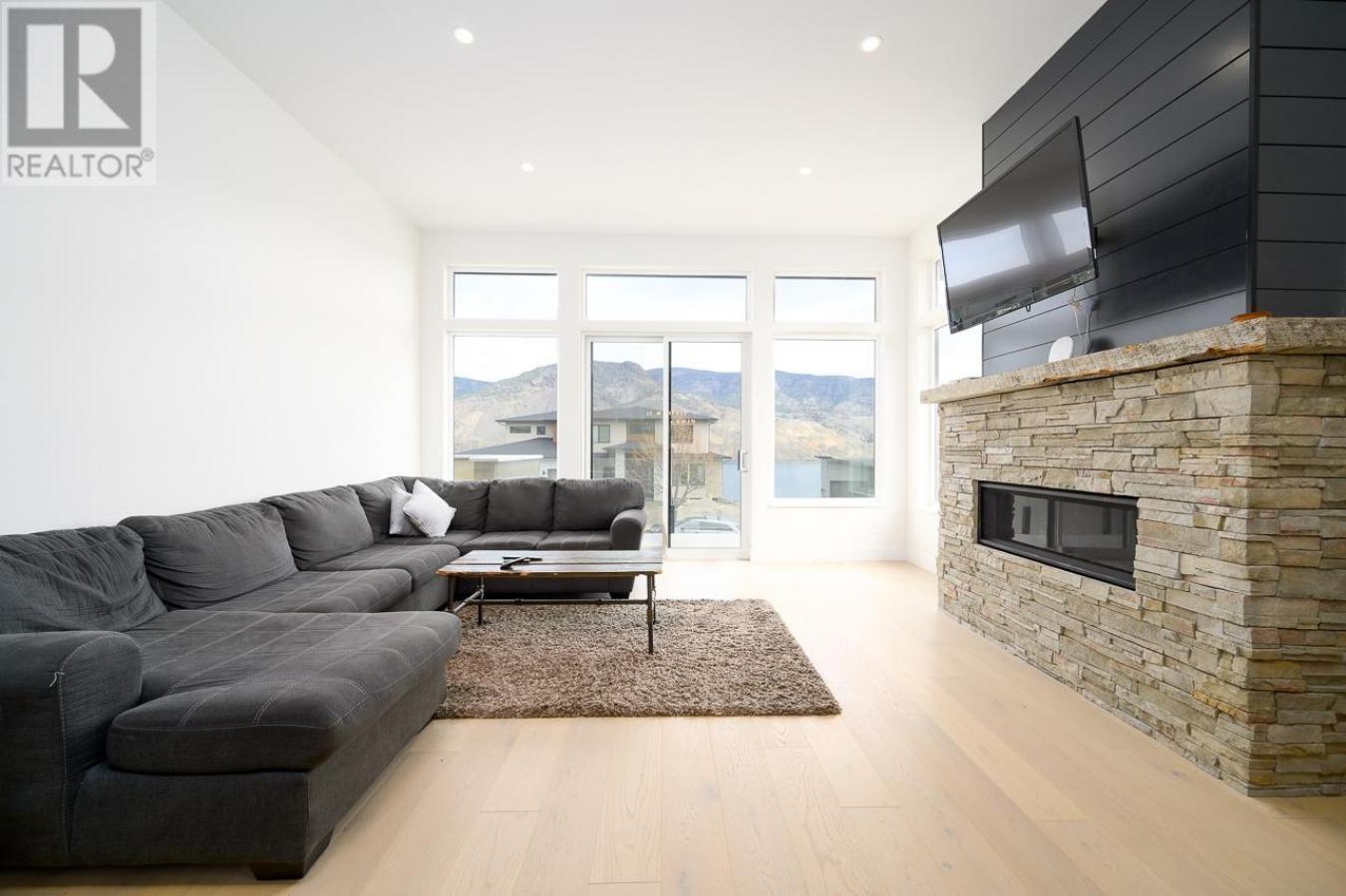 216 HOLLOWAY DRIVE, Tobiano, BC, V1S0B3, Canada, 6 Bedrooms Bedrooms, ,Residential,For Sale,216 HOLLOWAY DRIVE,1548309