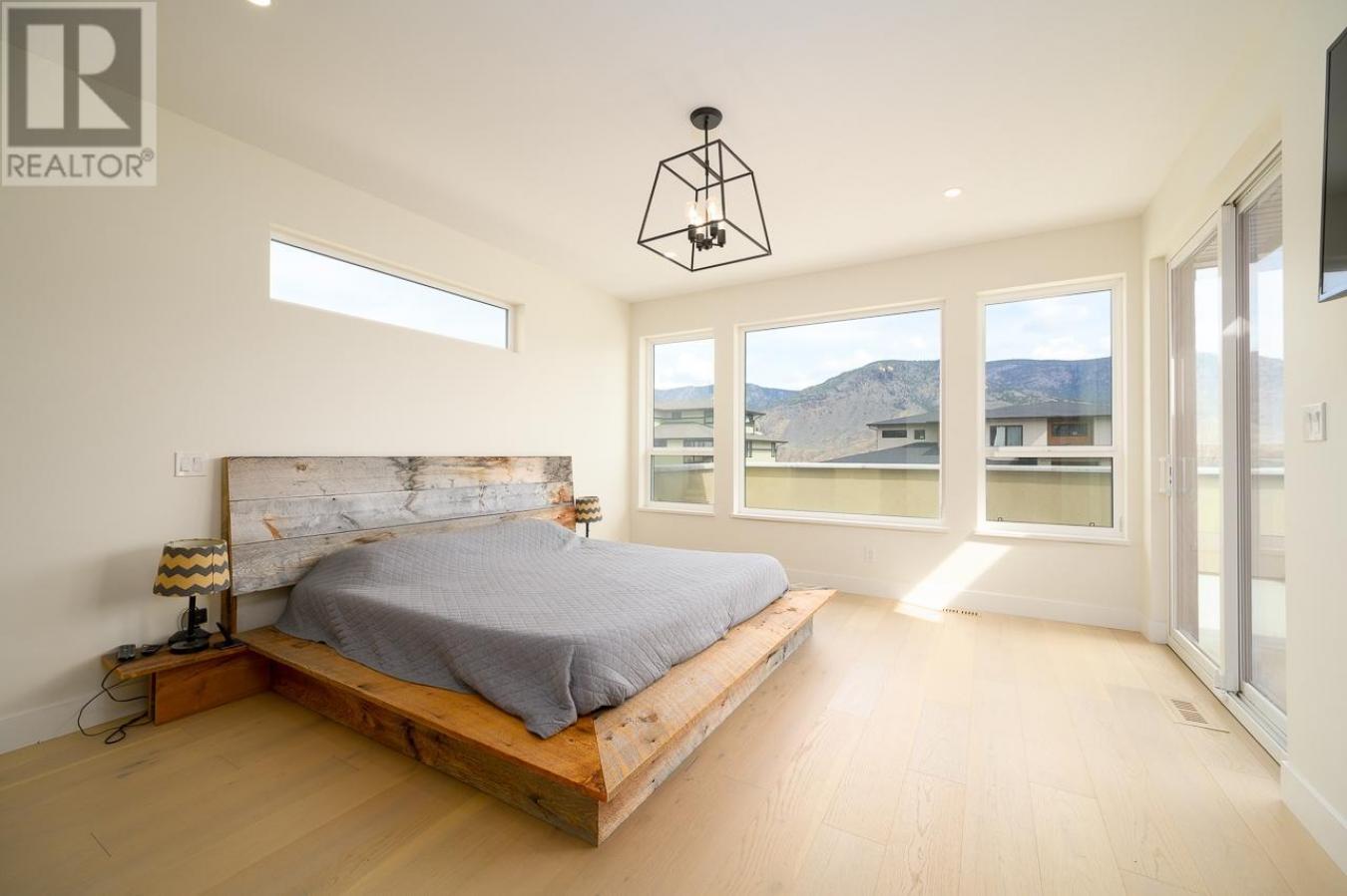 216 HOLLOWAY DRIVE, Tobiano, BC, V1S0B3, Canada, 6 Bedrooms Bedrooms, ,Residential,For Sale,216 HOLLOWAY DRIVE,1548309