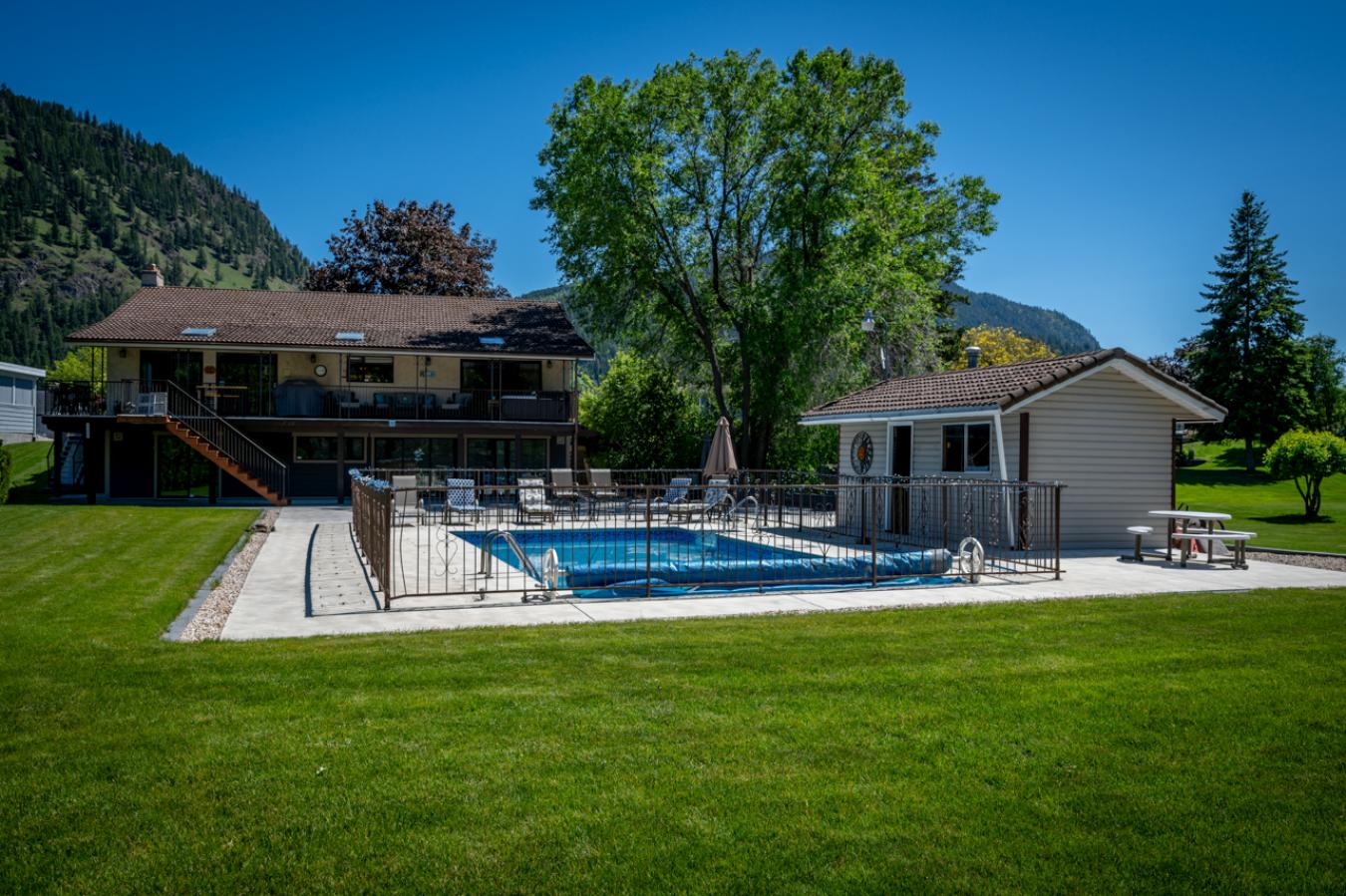 551 Lakeshore Drive, Chase, BC, V0E 1M1, Canada, 3 Bedrooms Bedrooms, ,2 BathroomsBathrooms,Residential,For Sale,551 Lakeshore Drive,1548308