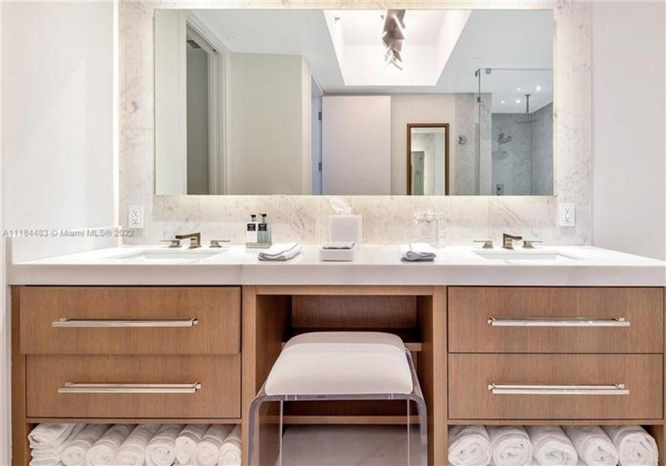 100 S Pointe Drive, Miami Beach, FL, 33139, United States, 2 Bedrooms Bedrooms, ,2 BathroomsBathrooms,Residential,For Sale,100 S Pointe Drive,A11184483