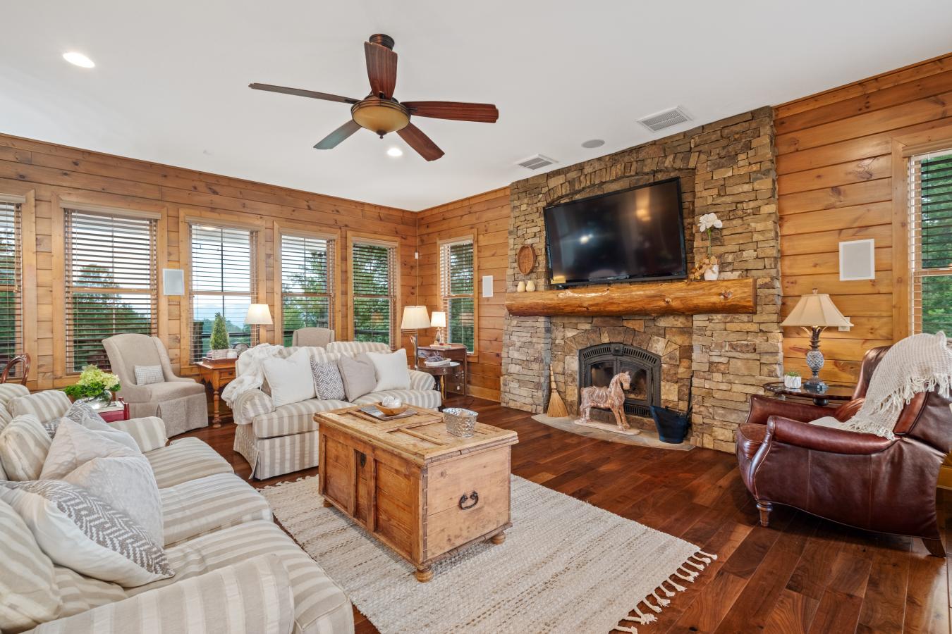 3656 Henry Town Road, Sevierville, Tennessee, 37876, United States, 4 Bedrooms Bedrooms, ,5 BathroomsBathrooms,Residential,For Sale,3656 Henry Town Road,1559860