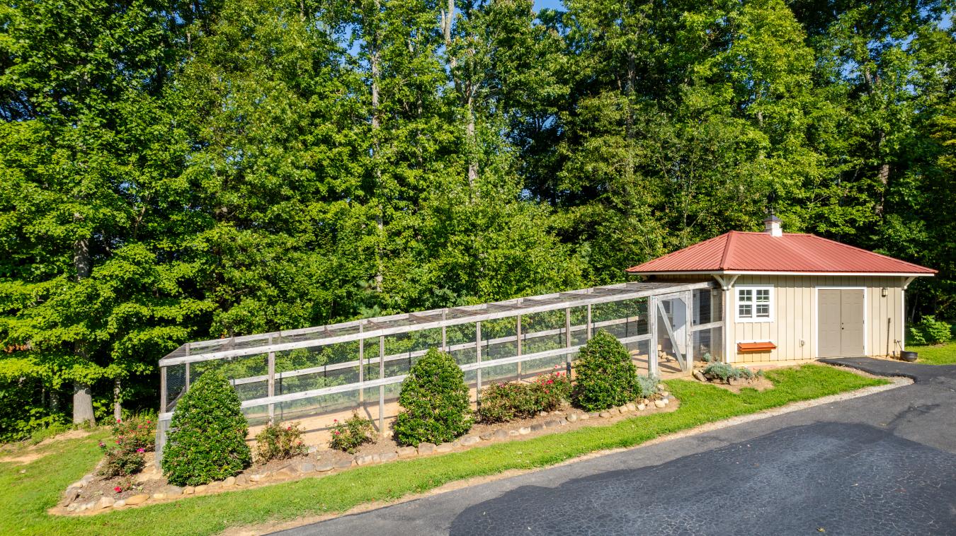 3656 Henry Town Road, Sevierville, Tennessee, 37876, United States, 4 Bedrooms Bedrooms, ,5 BathroomsBathrooms,Residential,For Sale,3656 Henry Town Road,1559860