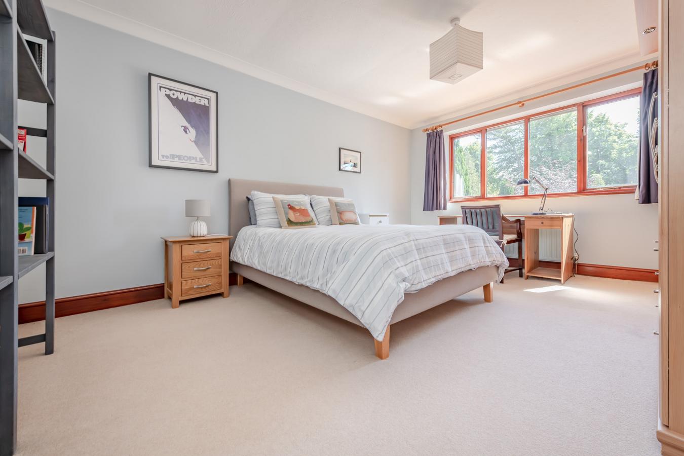 Whyteleafe Road, Caterham, CR3, United Kingdom, 5 Bedrooms Bedrooms, ,2 BathroomsBathrooms,Residential,For Sale,Whyteleafe Road,1560011