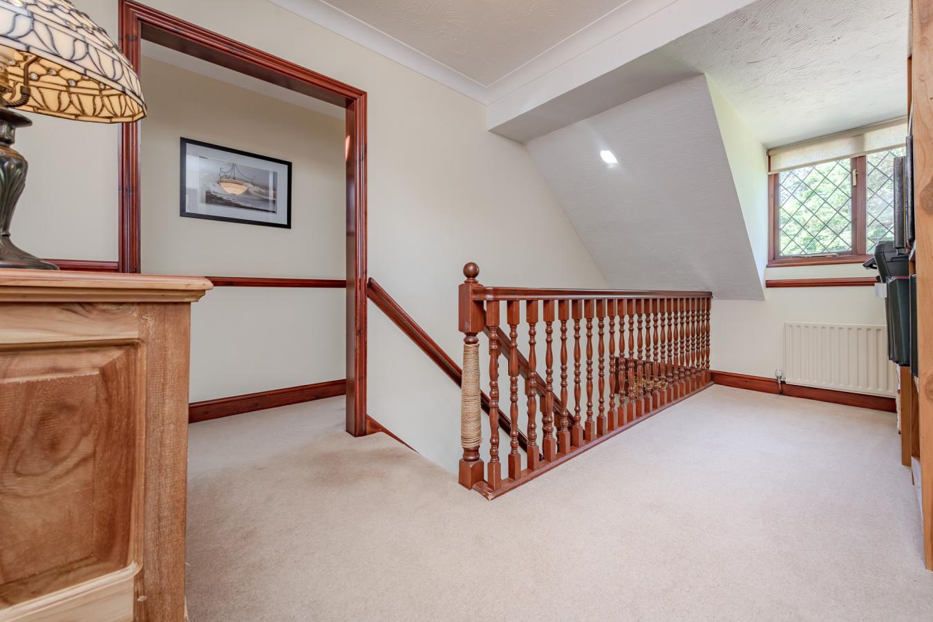 Whyteleafe Road, Caterham, CR3, United Kingdom, 5 Bedrooms Bedrooms, ,2 BathroomsBathrooms,Residential,For Sale,Whyteleafe Road,1560011